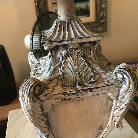 Farmhouse Vintage Chic Lamp - Picture 4 of 9